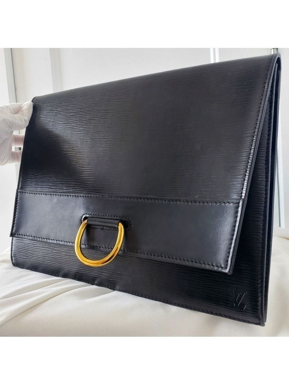 Large ● Louis Vuitton Clutch Epi Leather Sellier Portfolio